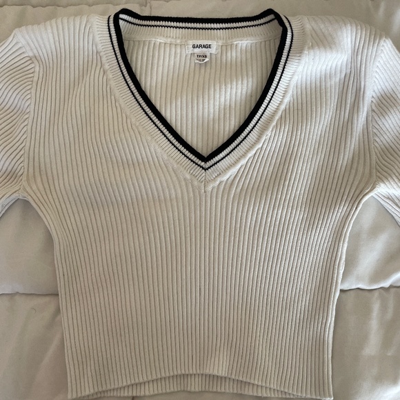 Garage white sweater size xs womans - Picture 1 of 3